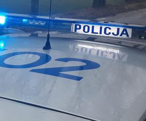 Tragiczna śmierć kobiety pod Białymstokiem. Stała przy samochodzie