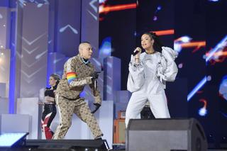 Black Eyed Peas z tęczowymi opaskami na scenie Sylwestra Marzeń. Ważny gest 