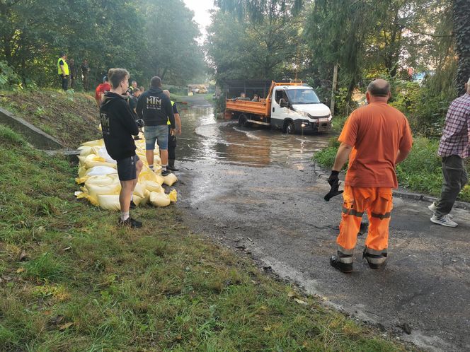 Powódź w Żaganiu. Tak wygląda ul. Dworcowa 