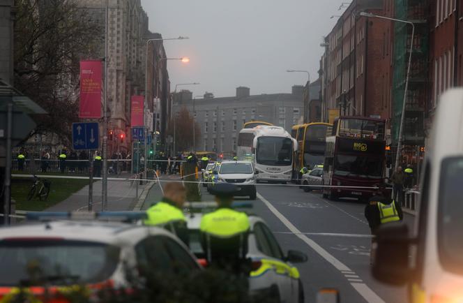 Atak nożownika pod szkołą podstawową w Dublinie. Rannych pięć osób, w tym troje dzieci