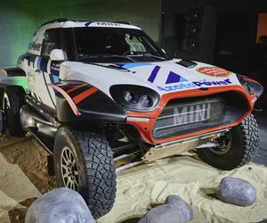 Krzysztof Hołowczyc zaprezentował w Łodzi samochód na Dakar 2024