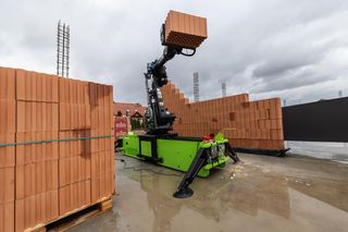 Robot murujący Walter