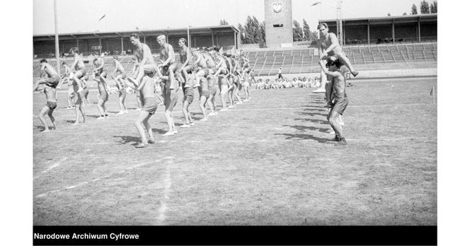 Stadion Olimpijski we Wrocławiu tuż po wojnie. To tutaj rozgrywano mecze piłki nożnej