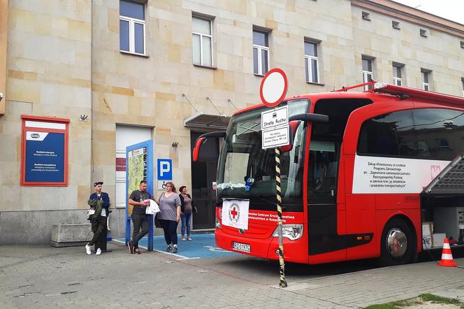 „Kolej na Ciebie - uratuj życie". Zbiórka krwi na rzeszowskim dworcu PKP