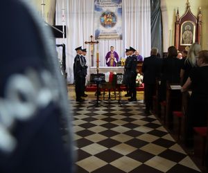 Pogrzeb policjanta, który zmarł po interwencji. Polska Policja pożegnała asp. sztab. Bogdana Orzeszka
