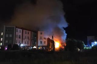 Wielki pożar nieopodal dworca w Białymstoku. Ogień gasiło kilka jednostek straży