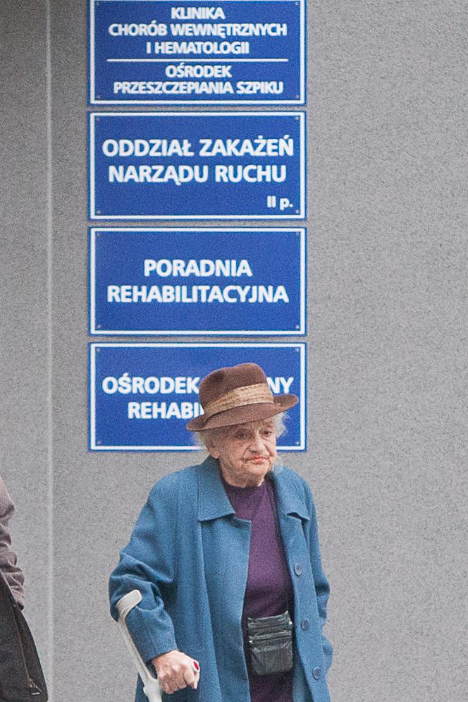 Żona generała Jaruzelskiego z wizytą w szpitalu