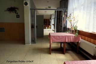 Lalka śpiąca w łóżku i urządzenia rehabilitacyjne. Co znajduje się w opuszczonym sanatorium przy polskiej granicy! [ZDJĘCIA]