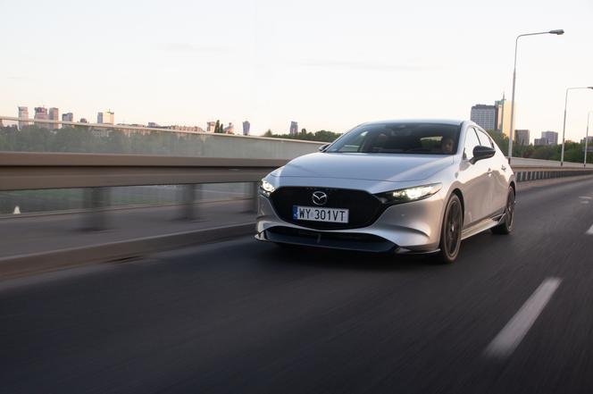 Mazda 3 Skyactiv-G 150 KM MT6 - TEST, OPINIA. Dostała mocniejszy silnik i wygląda jak bolid