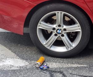 Kierowca BMW w szale ranił dwóch policjantów. Sensacyjny pościg w centrum miasta