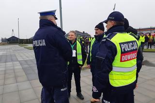 Strajk rolników w Tarnowie. Policja i rolnicy pod stadionem Bruk Betu Termaliki Nieciecza