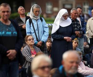 Pielgrzyma na Jasną Górę ruszyła z Krakowa. Tłumy uczestników zmierzają do Częstochowy