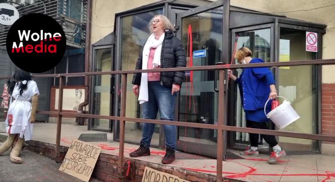 Awantura przed siedzibą PiS. Marta Lempart oberwała od sprzątaczki