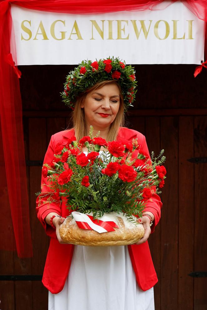 Aldona Wleklak promowała trzecią część "Sagi niewoli" w Wielkopolsce. Kto przyszedł jej pogratulować?