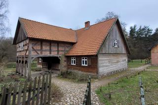 Magiczne miejsce na Mazurach warte odwiedzenia. Można poczuć się jak w dawnych czasach [ZDJĘCIA]