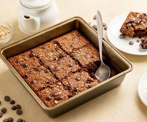 Wyśmienite ciasto czekoladowe bez mąki i cukru. Zrobisz je w 10 minut 