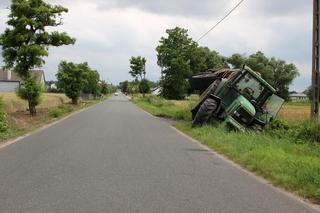 To był widowiskowy przejazd beczkowozu. Policjanci: Robił to tak nieudolnie, że wylądował w rowie 