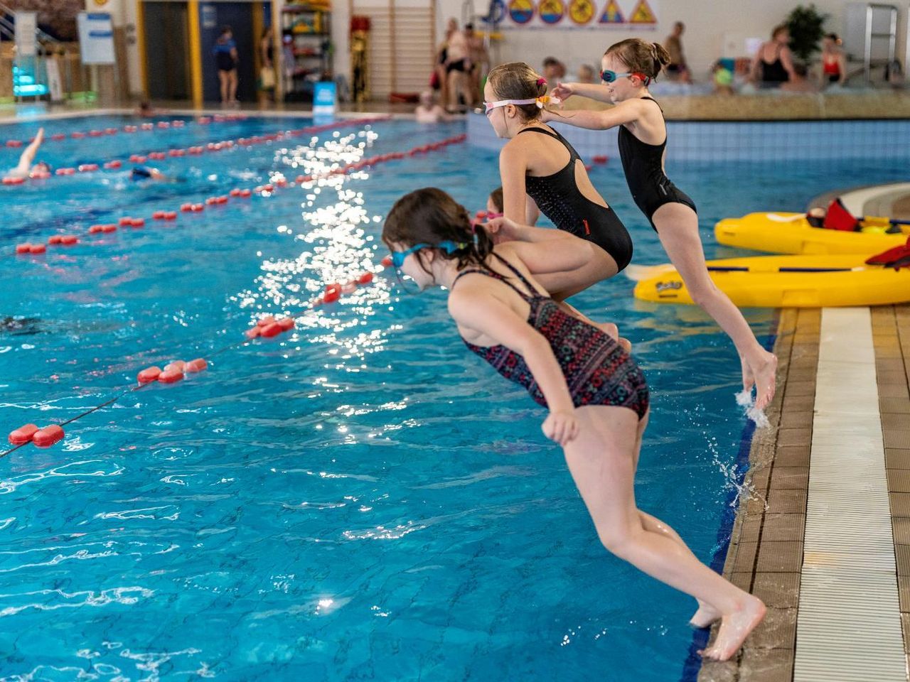 komisja-etyki-reklamy-uzna-a-e-reklama-aquaparku-fala-naruszy-a-normy