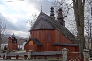  To jedna z najpiękniejszych wsi w Małopolsce. Założono w niej zbór braci polskich