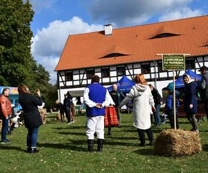 Smaki jesieni w skansenie. Zobacz, co działo się na imprezie w Olsztynku [ZDJĘCIA]