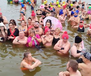 Mazowieckie Morsy otworzyły sezon morsowania 2025/2026 nad zalewem w Siedlcach