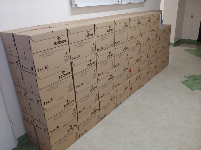 875 litrów płynu do dezynfekcji trafiło do jednostek powiatu szczecineckiego