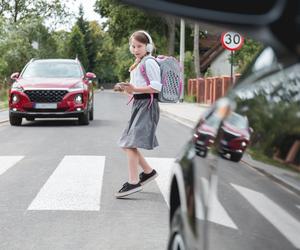 Wypadki na polskich drogach. Ci kierowcy powodują je najczęściej. Jest raport policji.