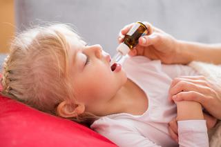 Jak rozponać i leczyć opryszczkowe zapalenie jamy ustnej u dzieci? 