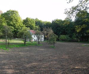 To najpiękniejszy taki pałac w Małopolsce. Jego historia wiąże się z mistyfikacją