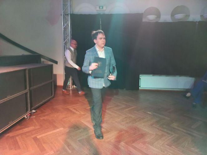 Wręczono Leszczyńskie Laury Oświaty. Zdolnym uczniom ze szkół w Lesznie