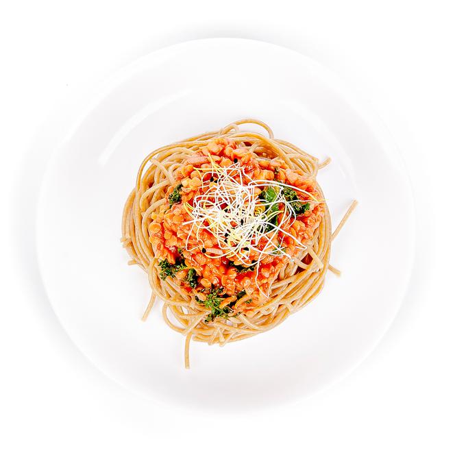 Spaghetti z soczewicą i jarmużem