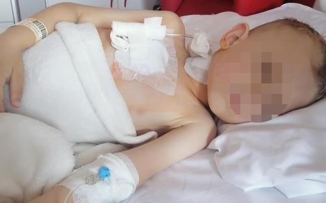 Krew potrzebna natychmiast! Trwa walka o życie małego Szymonka spod Makowa Mazowieckiego [ZDJĘCIA]