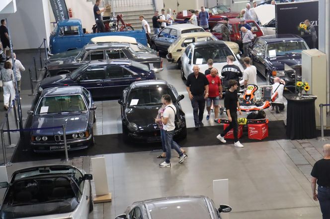 Retro Motor Show rozpoczęte! Wyjątkowe samochody na MTP!