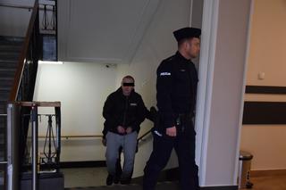 Doprowadzenie Adama Sz. do sądu [GALERIA]