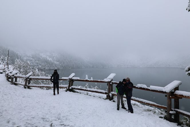 Śnieg w Tatrach. TOPR ogłosił pierwszy stopień zagrożenia lawinowego