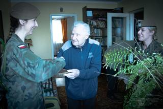 Świętokrzyscy terytorialsi odwiedzili kombatantów przed świętami