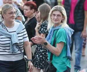 Potańcówka przed teatrem w Katowicach