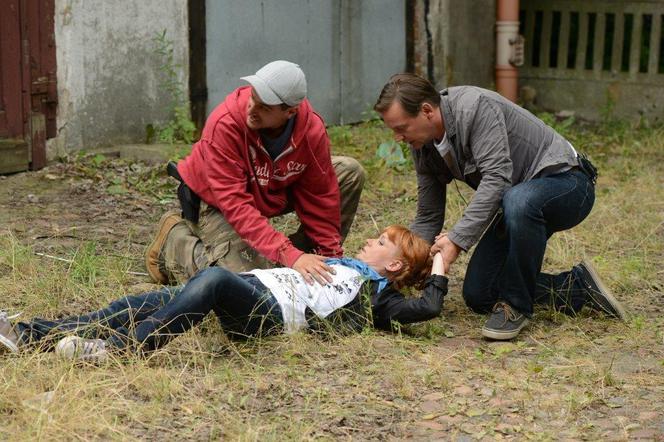 Komisarz Alex 4 sezon odcinek 42 (odc. 3). Lucyna (Magdalena Walach), Ryszard Puchała (Ireneusz Czop), Michał Orlicz (Antoni Pawlicki)