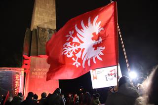 700 flag powstańczych rozda mieszkańcom Urząd Marszałkowski