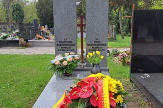 Tak wygląda grób prof. Bartoszewskiego w 8. rocznicę śmierci