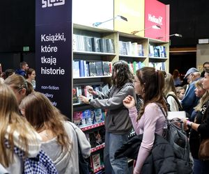 Targi Książki w Katowicach to okazja do zdobycia autografów pisarzy