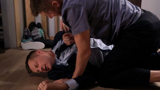 M jak miłość, odcinek 1846. Paweł (Rafał Mroczek), Piotrek (Marcin Mroczek)