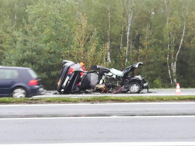 Tragiczna sobota na śląskich drogach. Na DK1 w Brudzowicach zginęła jedna osoba, pięć osób jest rannych