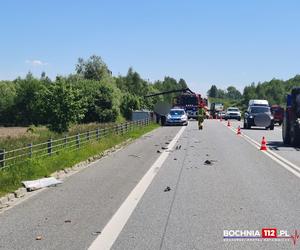 Śmiertelny wypadek pod Bochnią. Nie żyje kierowca ciężarówki