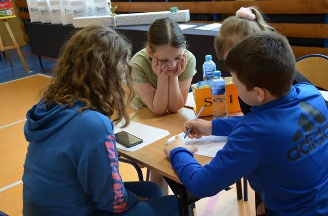 W Pierwszej Siedleckiej Świetliczadzie młodzież ze szkół średnich zmierzyła się w czterech różnych konkurencjach