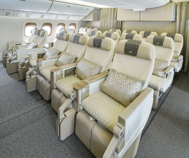 Emirates doda czwarte codzienne połączenie do Londynu Gatwick 