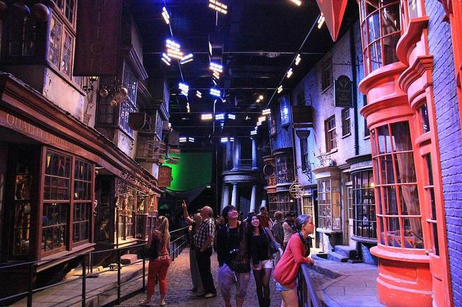 Harry Potter - miejsca dla fanów na świecie. Anglia, Szkocja, Polska - zobacz, co odwiedzić!