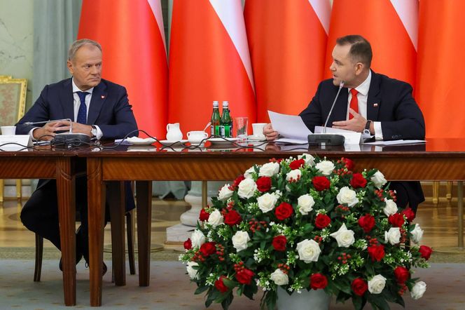 Iskrzy między Donaldem Tuskiem a Karolem Nawrockim