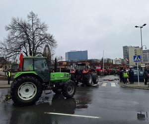 Rolnicy w Rzeszowie wyjechali na ulice. Trwa strajk generalny 