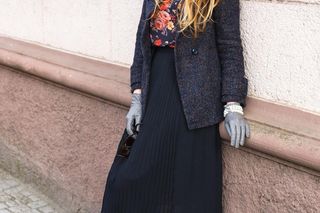 Wielki come back plisowanej spódnicy. Jesienią stanie się twoim biurowym uniformem
